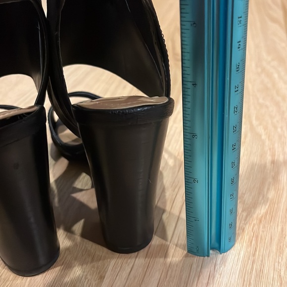 Tahari Sandals - Picture 6 of 6